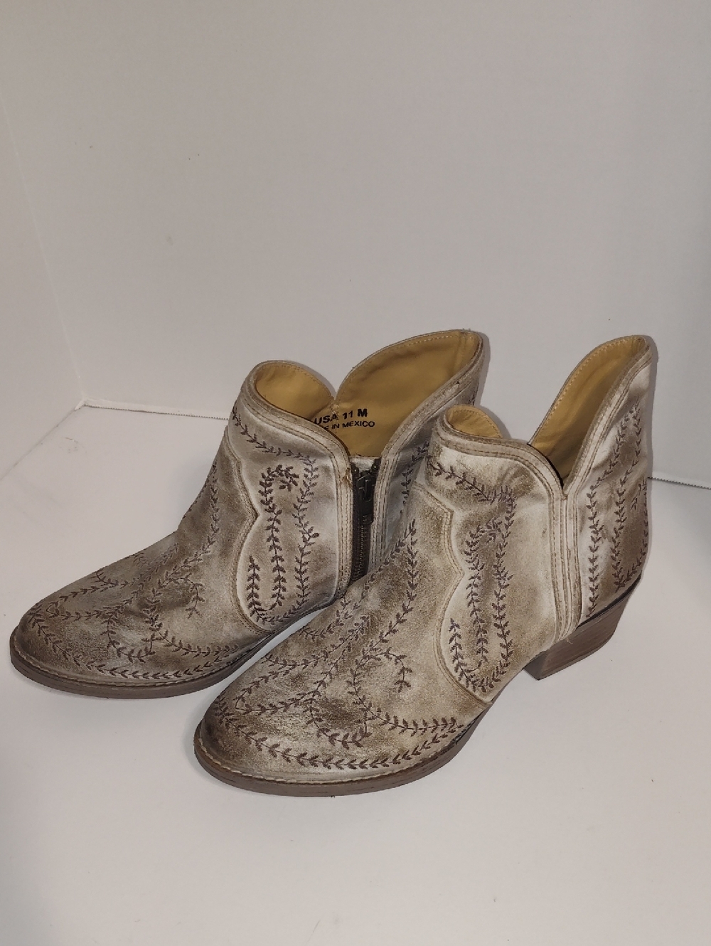 Sterling River Women's Taupe Embroidered Western Ankle Booties